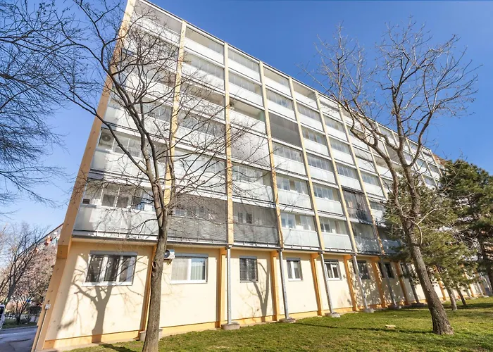 Апартаменты Elegant 1br With Ac