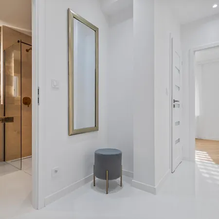 Elegant 1br With Ac Διαμέρισμα Μπρατισλάβα